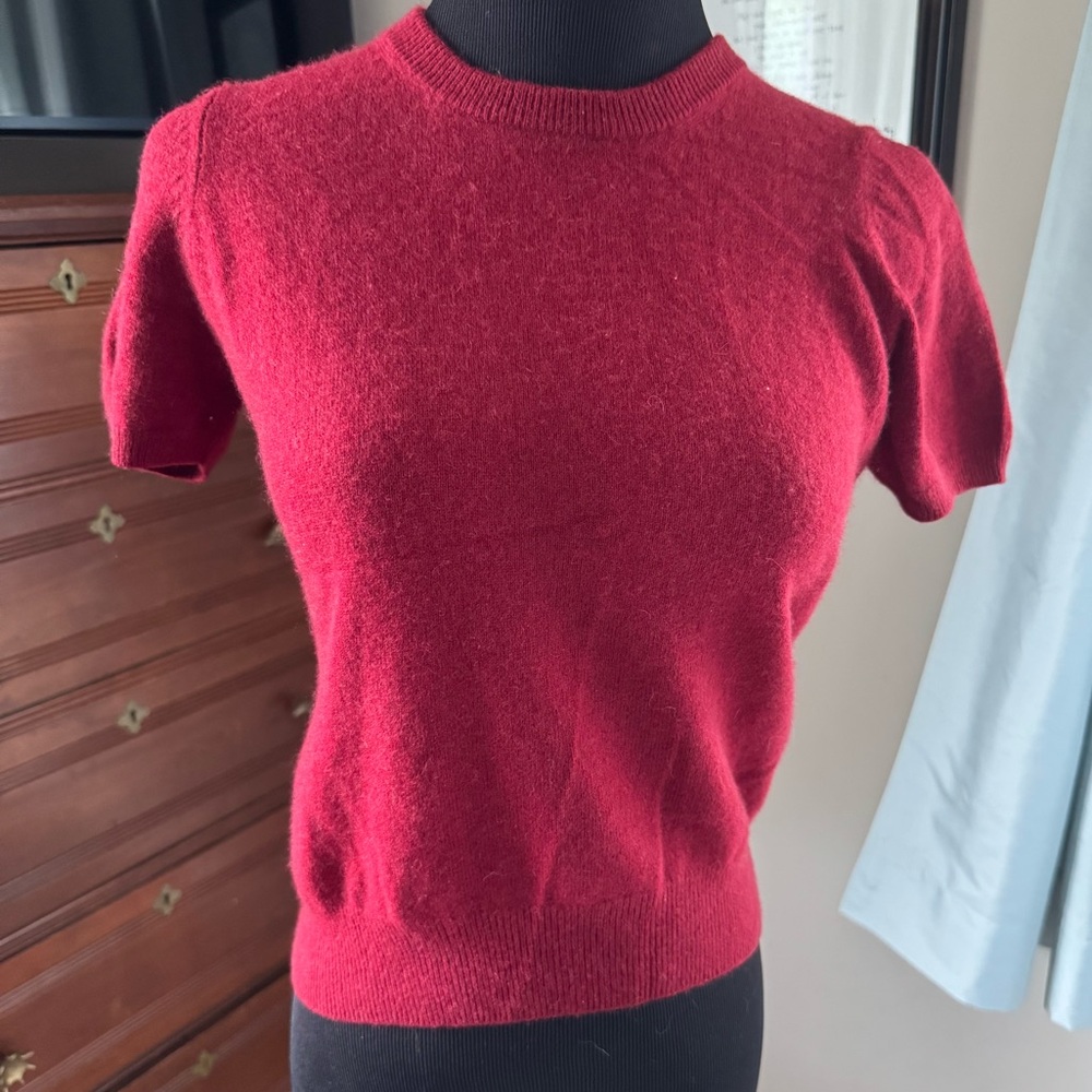 Neiman Marcus Red Short Sleeve Crewneck Sweater